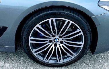 Шины R19: надежность и выбор для вашего авто