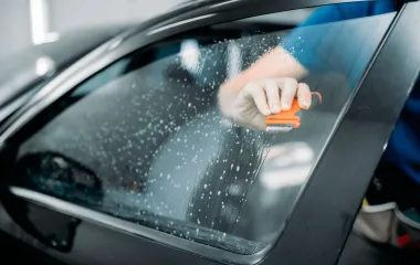 Автостекло для улучшенной шумоизоляции салона: как выбрать